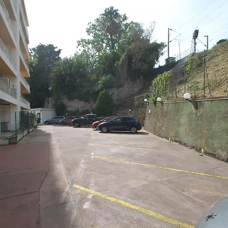 2P A Menton Avec Terrasse, Climatisation Et Garage - Fr-1-196-222 *